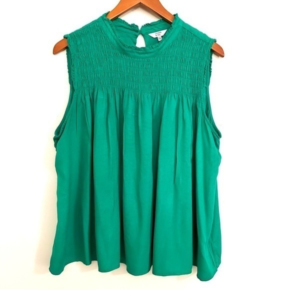 Crown & Ivy Green Smocked Sleeveless Top Size XXL